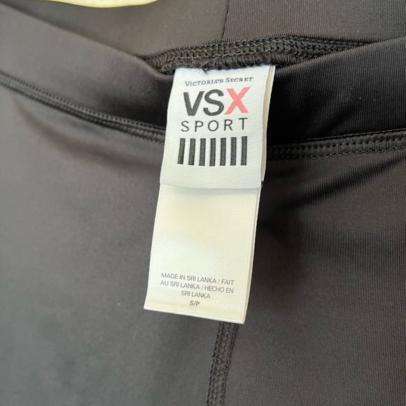 Victoria’s Secret Sport | Black and Blue Capri Leggings - Picture 5 of 8